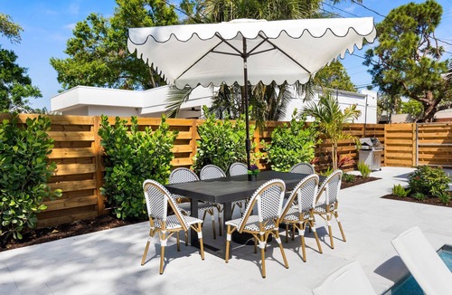 Hudson Bayou House | Southside Bungalow with Pool, Spa & Putting Green