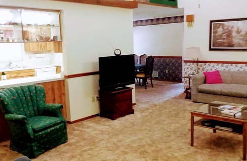 Sarasota Springs House | Spacious 2 1/2 bed home.