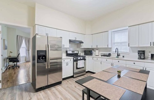 North Bergen Apartment | Spacious 2BR - 15m to Times Square - FREE Parking