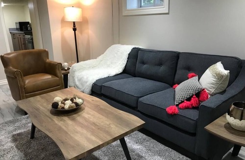 The Queensway House | Spacious 2BR Basement Suite - Mins to Downtown