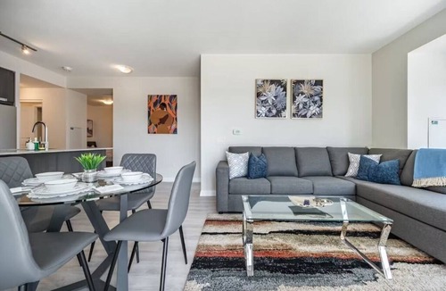 Central Waterfront Apartment | Spacious 2BR Harbourfront Stay in Downtown Toronto