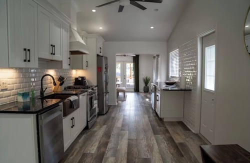 Palmetto House | Spacious 3-bedroom house in tranquil Palmetto with AC and gym