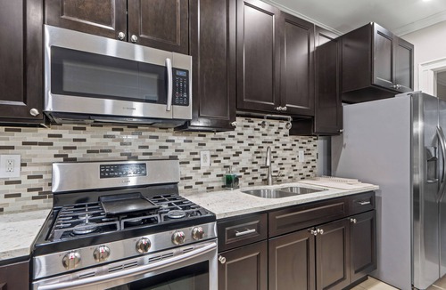 North Bergen Apartment | Spacious 3-bedroom apartment with AC in North Bergen close to NYC