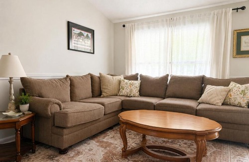 Thomasville Apartment | Spacious 3BR 3 Bath King Suite Pet Friendly