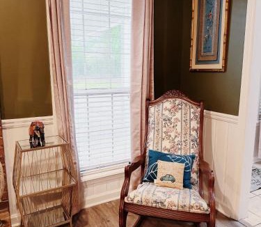 Valdosta House | Spacious 3BR Retreat Near VSU, SGMC & Moody