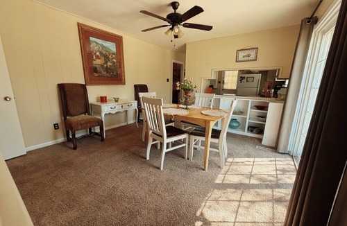 Valdosta House | Spacious 3BR Sleeps 10 Near VSU, SGMC & Moody AFB Fast WiFi + Parking