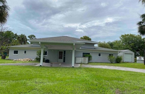 Crystal River House | Spacious 4/2- Pool & boat dock