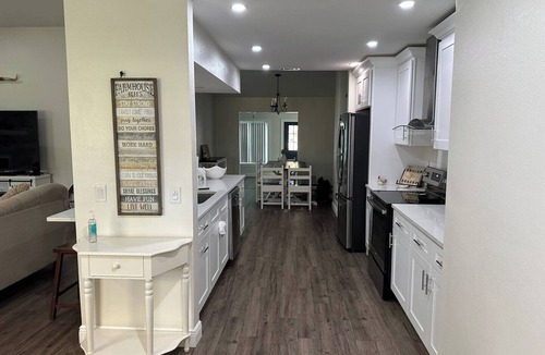 Port Richey House | Spacious 4-bedroom farmhouse in tranquil New Port Richey with AC