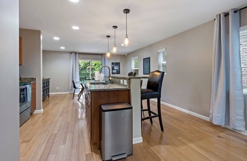 Oakley House | Spacious 4BR/4BA/4cargr Retreat
