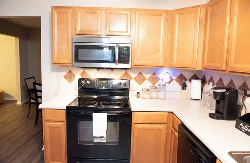 Huntcliff House | Spacious 4BR Family Retreat w/Large Backyard Near Fort Jackson