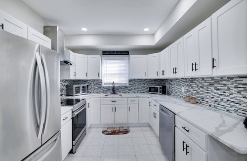 Weequahic Apartment | Spacious 4BR Newark Home – Family and Comfort