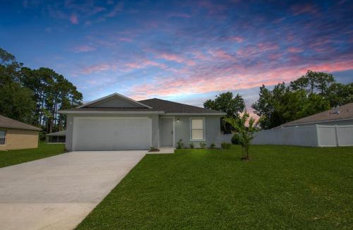 Indian Trails Apartment | Spacious 4BR Palm Coast Home Near Beach & Golf