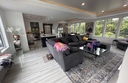 Loveladies House | Spacious 5-bedroom house in fabulous Long Beach with AC, WiFi