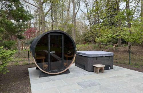 Springs House | Spacious 5-BR 4-Bath Pool in East Hamptons