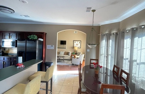 Cordova House | Spacious 5 BR- Plus open room with beds, Retreat in Cordova