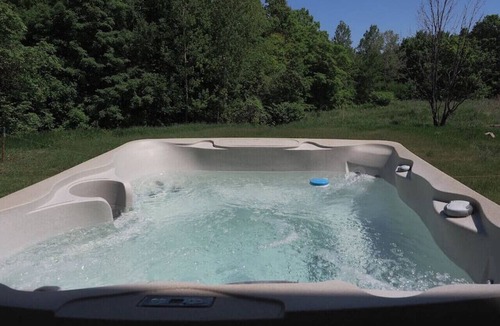 The Blue Mountains Ski Chalet | Spacious 6 Bedroom Chalet/Hot-Tub Blue Mountains