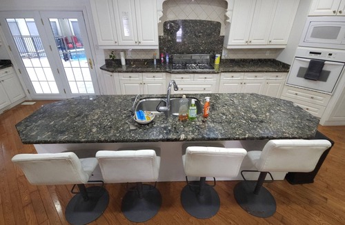 Hamilton House | Spacious 6BR Hamilton Retreat w/Pool Table