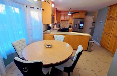 Fayetteville House | Spacious and modern 4-bedroom house with central AC