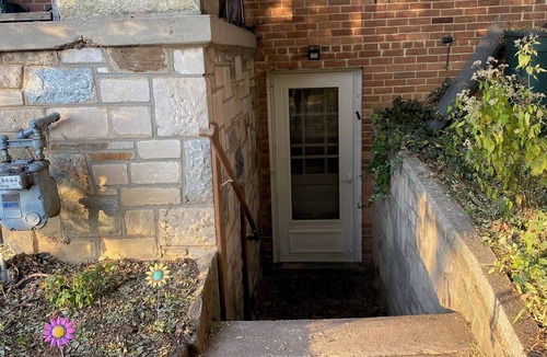 Silver Spring Apartment | Spacious Apt with Kitchen + Sleeps 4-6 Queen, Twin, Full Beds + Walk to Metro