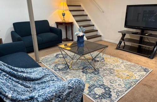 Georgetown Apartment | Spacious Basement Apartment in GTA