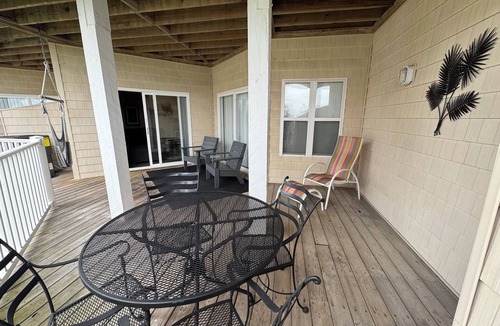 Long Beach Condo | Spacious clean condo, large pool, plus many extras. Perfect for families.
