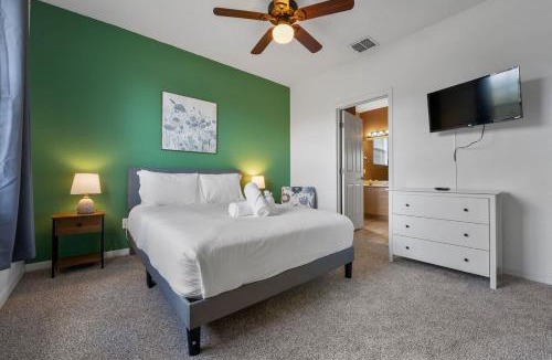 Haines City House | Spacious Condo at Lake Marion