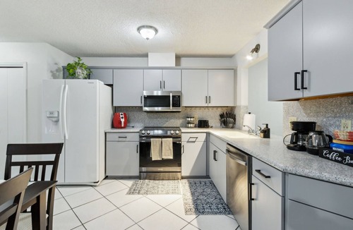 Sunbeam House | Spacious Family Home w/Patio in Jacksonville