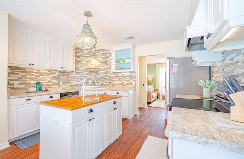 Pensacola House | Spacious Family Pool Home near white sand beaches