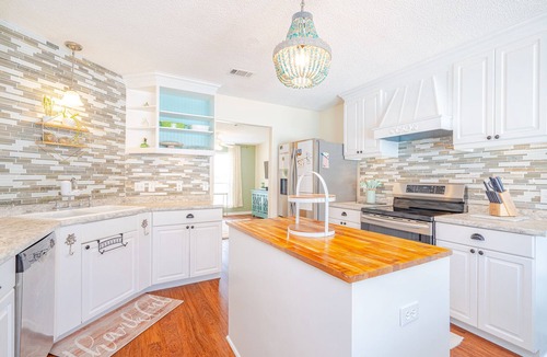 Pensacola House | Spacious Family Pool Home near white sand beaches