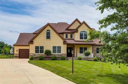 Five Points House | Spacious Group Getaway Near Cincinnati and Dayton