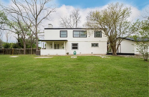 Lockhart House | Spacious Historic Home Near Downtown Lockhart