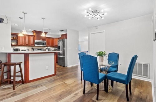 Largo House | Spacious Home Sleeping12 Private Pool+Near Beach