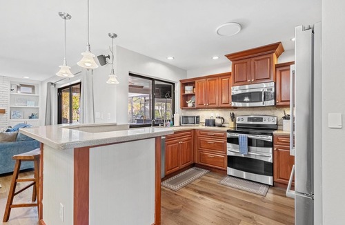 Largo House | Spacious Home Sleeping12 Private Pool+Near Beach