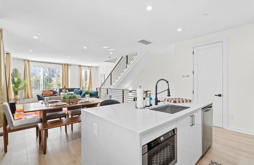North Charlotte House | Spacious Modern 3BR/3.5BH Charlotte Townhouse