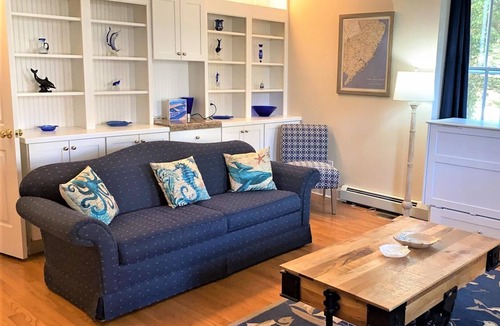 Village Green House | Spacious & Modern pet-friendly Victorian over 4,200 Sq Ft