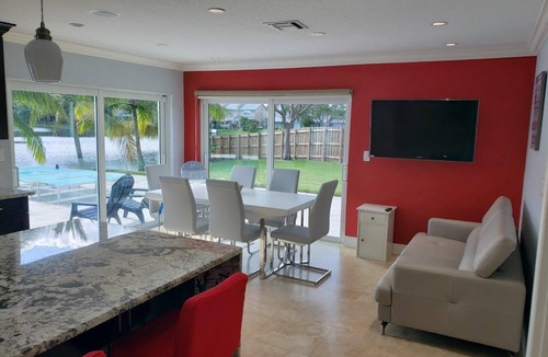 Survey Creek House | Spacious Modern Waterfront Lake Home with Heated Pool/15 min Drive to Beach!