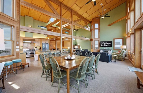 Indiantown Shores House | Spacious soundfront home with amazing views, game room, & hot tub