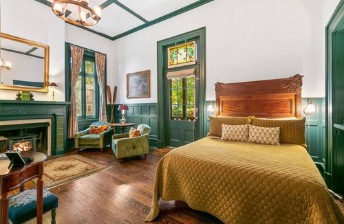 Skyland House | Spacious Studio on Historic Inn Property