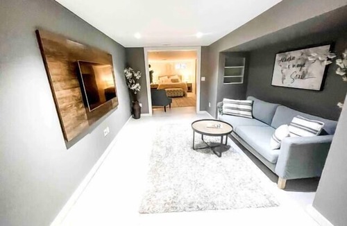 Westport Apartment | Spacious Studio with Pool Table