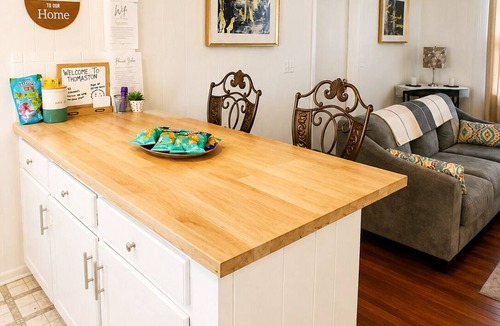 Thomaston House | Spacious Thomaston Retreat~Sleeps 10~Families Work Crews Weddings