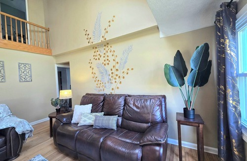 Olmsted Falls House | Spacious, Updated, 5BR 3BA, Game room, First Floor 3BR 2BA