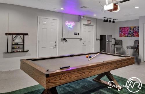 Pompano Beach House | Spacious villa wpool courts game room