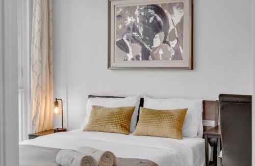 CityPlace Apartment | Spadina Modern suites