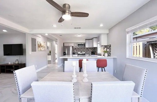 Port Tampa City House | Spectacular house near the beach 4BD/2BAn
