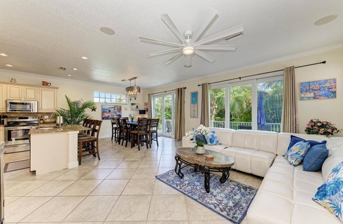 Anna Maria House | Spectacular Northshore Anna Maria Home w/Private Pool – 1 Block to Beach