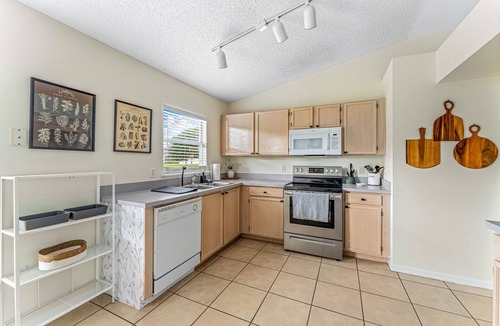 Clear Creek House | Splash Retreat: Near Disney Parks! Heated pool option!
