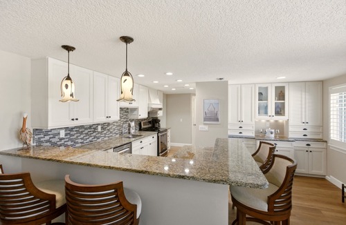 Whitney Beach Cottage | Spoonbill Lagoon with Fantastic Water Views of Palma Sola Bay!