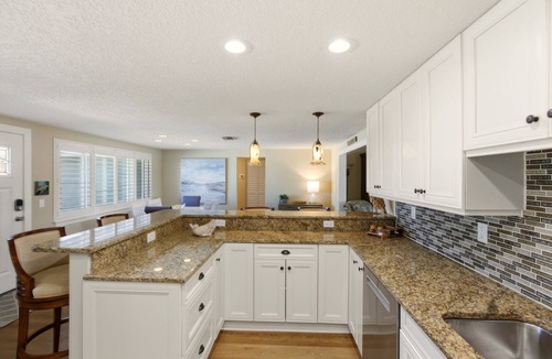 Whitney Beach Cottage | Spoonbill Lagoon with Fantastic Water Views of Palma Sola Bay!