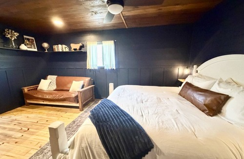 Spring Branch House | Spring Break | Hot Tub, Pool, Farm Stay