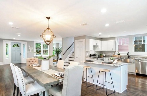 Springfield House | Springfield Charmer Clean, Spacious, with WI-FI Close to all!